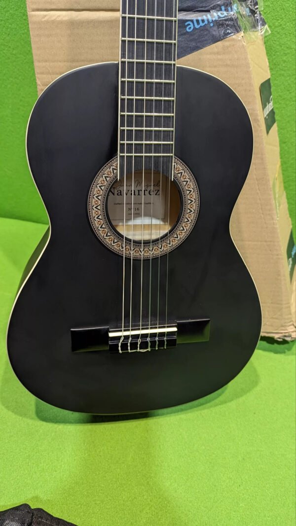 Navarrez NV16PK guitarra clásica negro