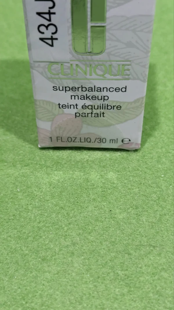 Clinique Maquillaje Superequilibrado WN 114