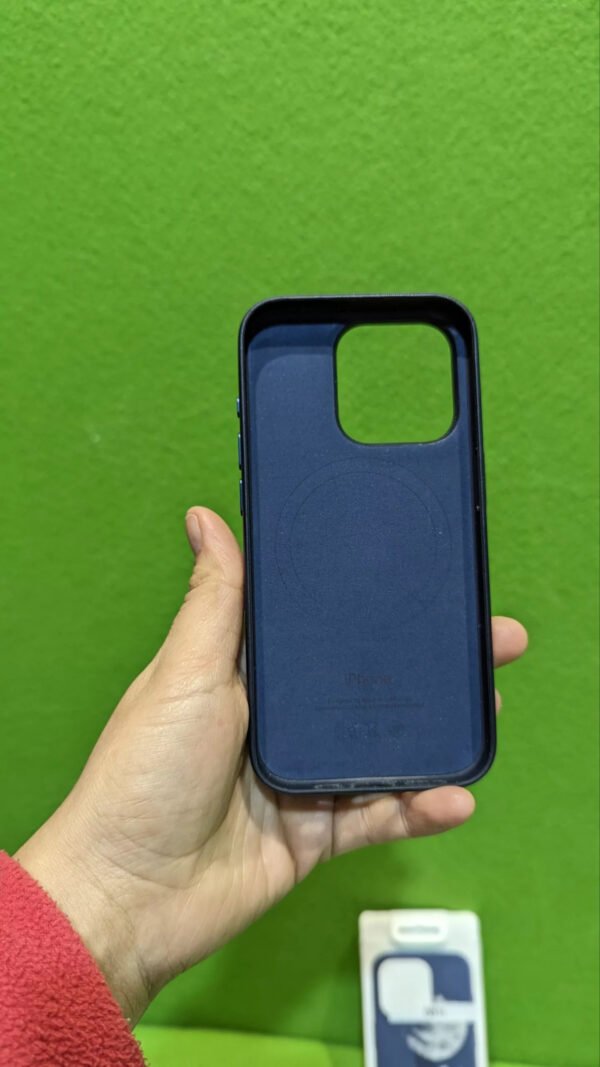 Apple Funda de Silicona con MagSafe para el iPhone 15 Pro - Azul tempestad