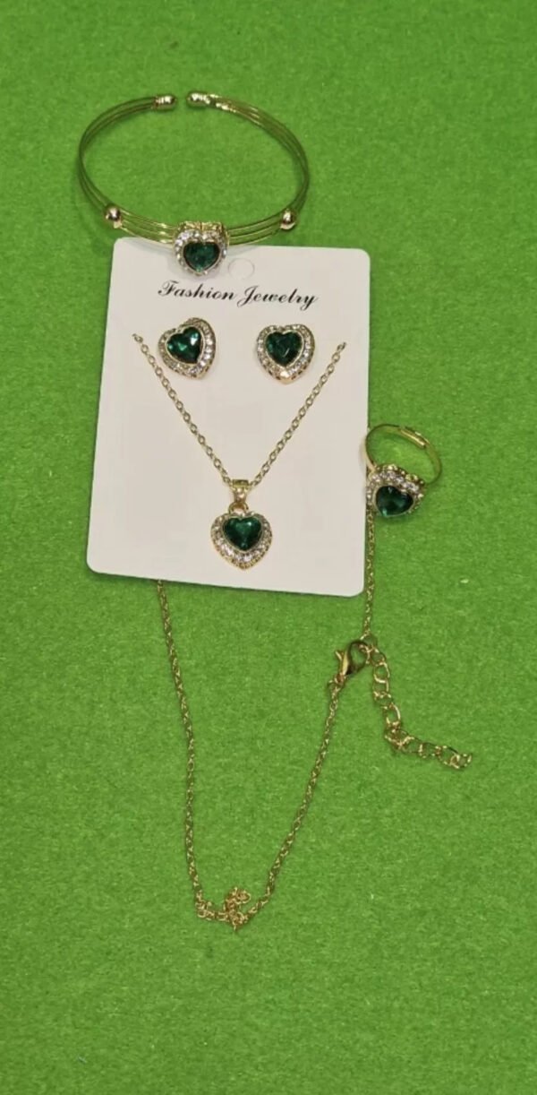 Bisutería Collar, anillos, pendiente y pulsera