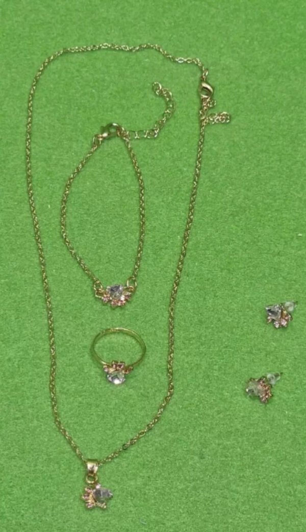 Bisutería Jewelry: Collar, Pendientes, Pulsera y Anillo