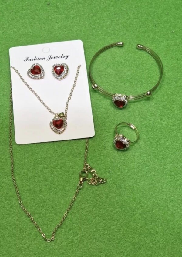 Bisutería Jewelry: Collar, Pendientes, Pulsera y Anillo
