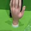 Maqueta de mano para manicura con soporte blanco - Copy