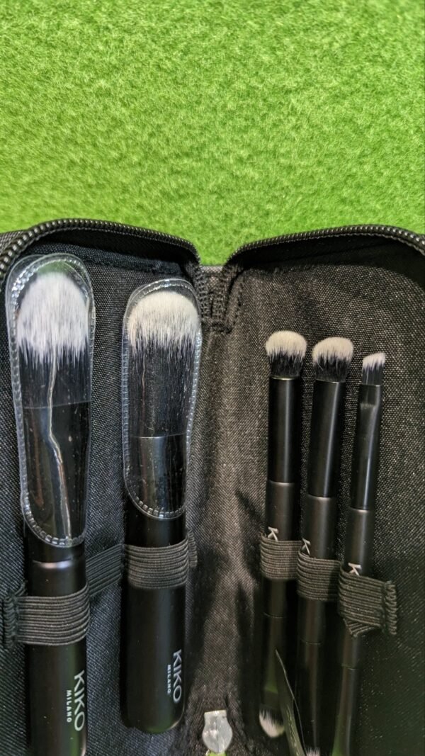 KIKO Milano Estuche con cinco brochas