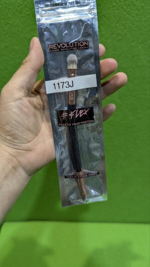 Brocha para cejas y sombras Flex 05 de Makeup Revolution