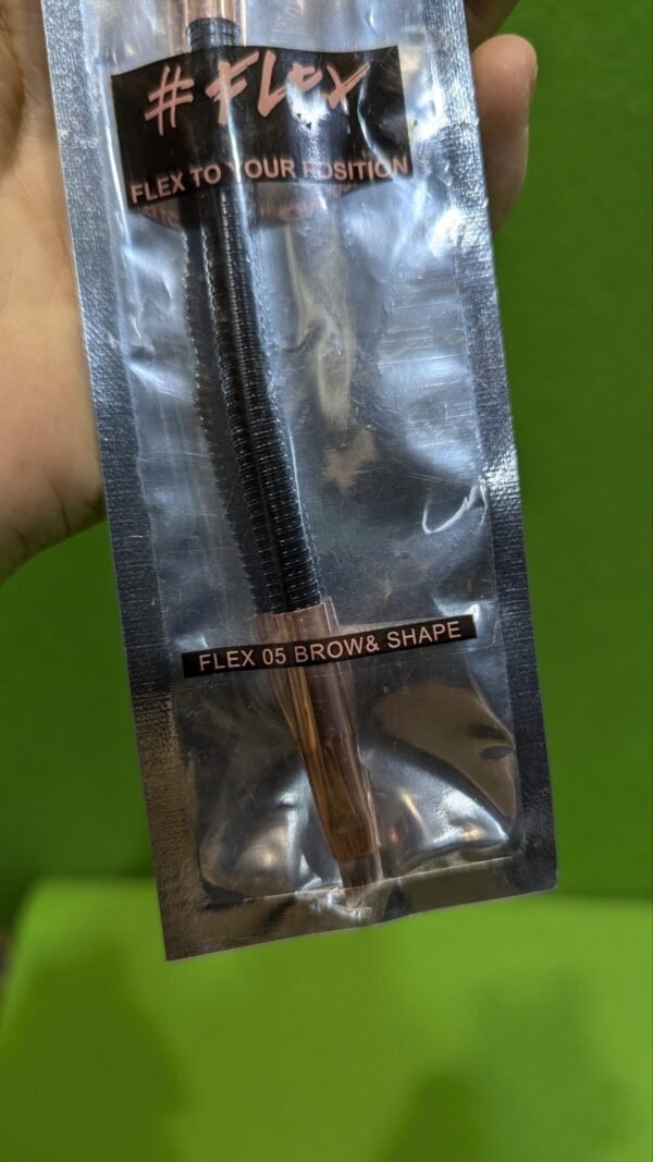 Brocha para cejas y sombras Flex 05 de Makeup Revolution