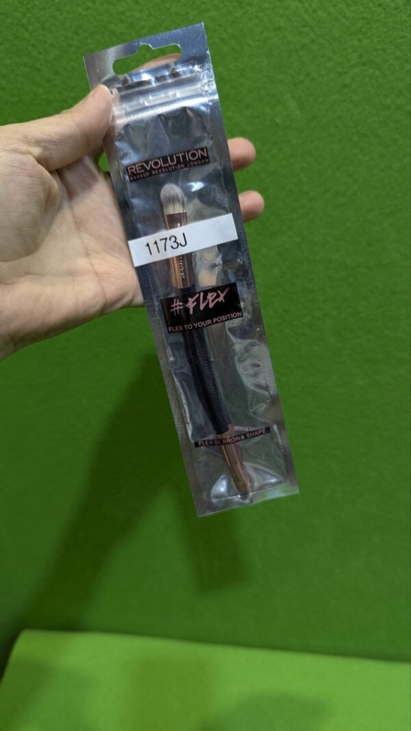 Brocha para cejas y sombras Flex 05 de Makeup Revolution