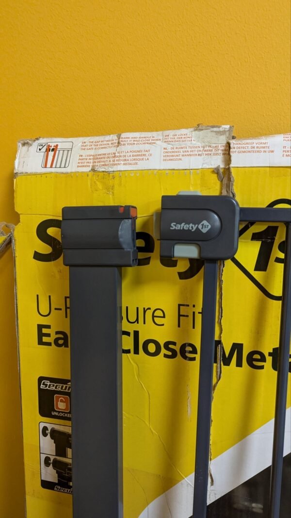 Safety 1st Puerta de seguridad para bebés negra