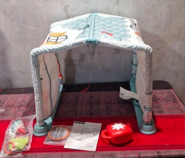 Fisher-Price Gimnasio casita de campo 2 en 1 Alfombra de actividades