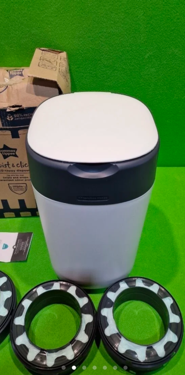 1000042730.png Tommee Tippee Contenedor para Pañales, Incluye 3 Recambios