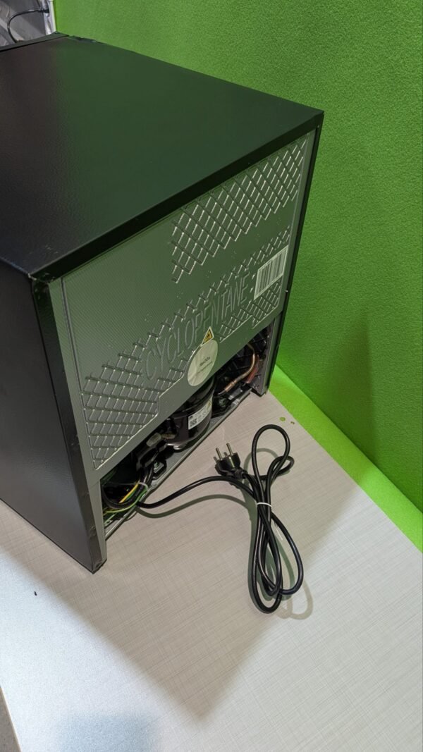 SEVERIN Mini nevera con compartimento de baja temperatura, 45 litros