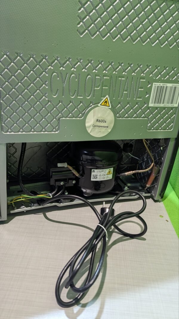 SEVERIN Mini nevera con compartimento de baja temperatura, 45 litros