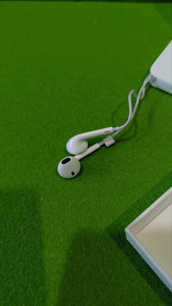 1000085703-scaled-1.jpg Apple EarPods con Conector Lightning 