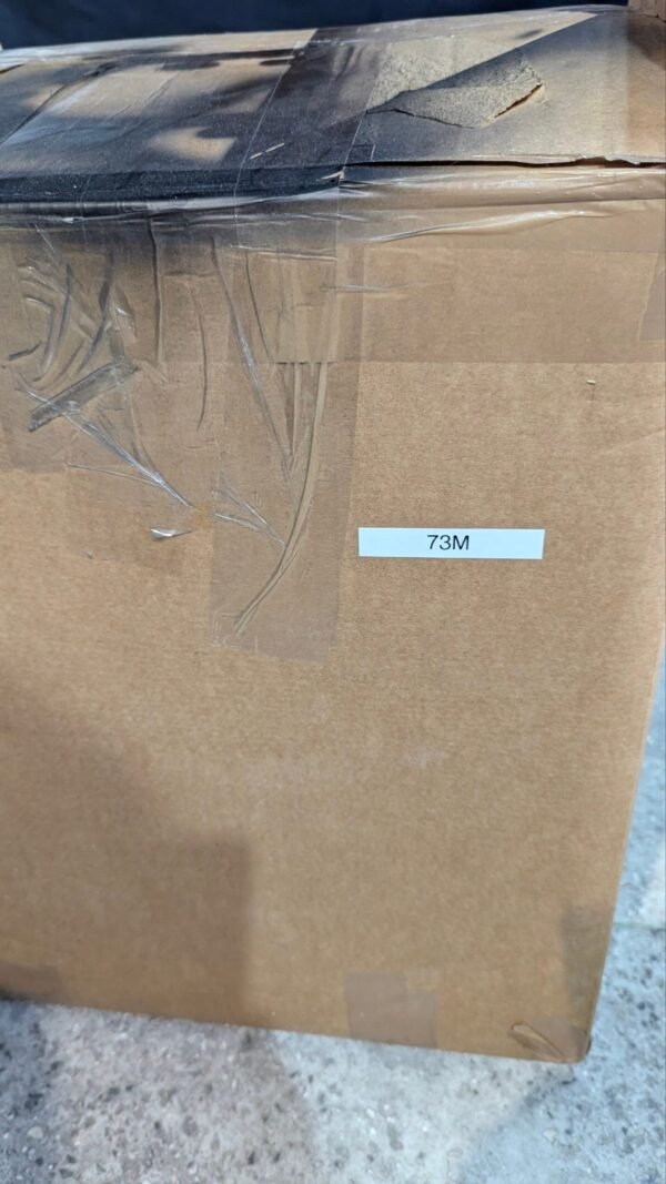 1000092519-scaled-1.jpg Caja de cartón etiquetada 73M en almacén.