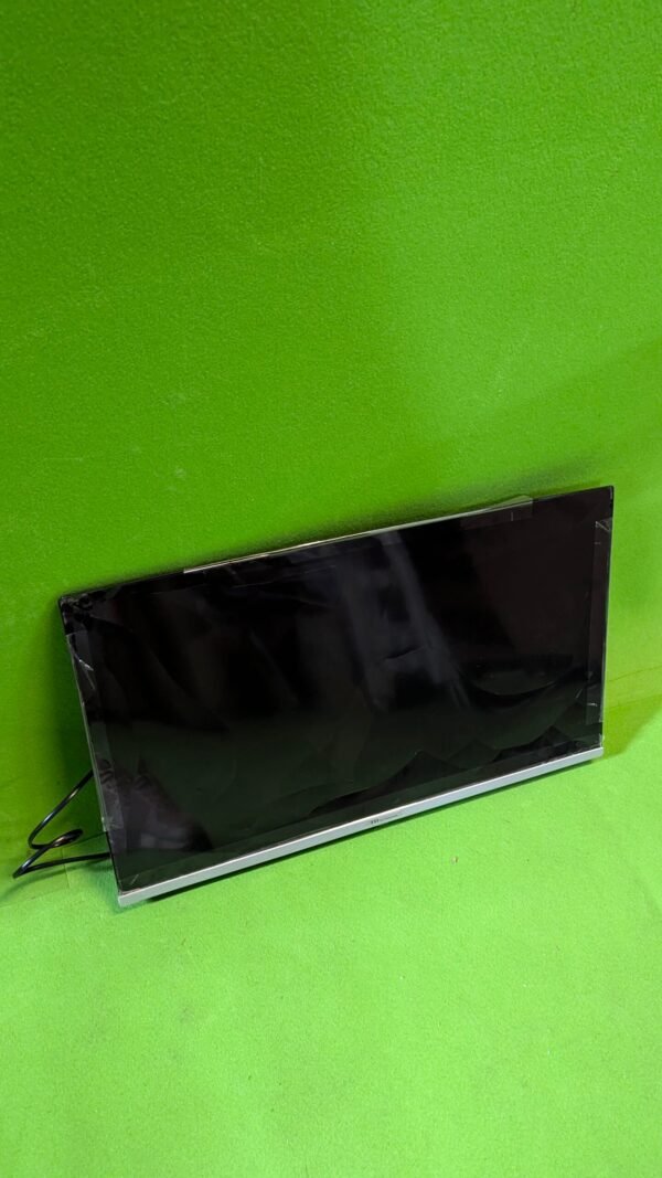 Pantalla LCD sobre fondo verde brillante