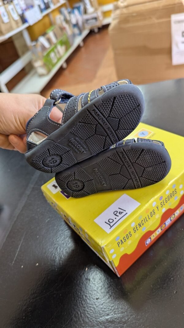 Sandalias de piel para niño de Pablosky talla 19