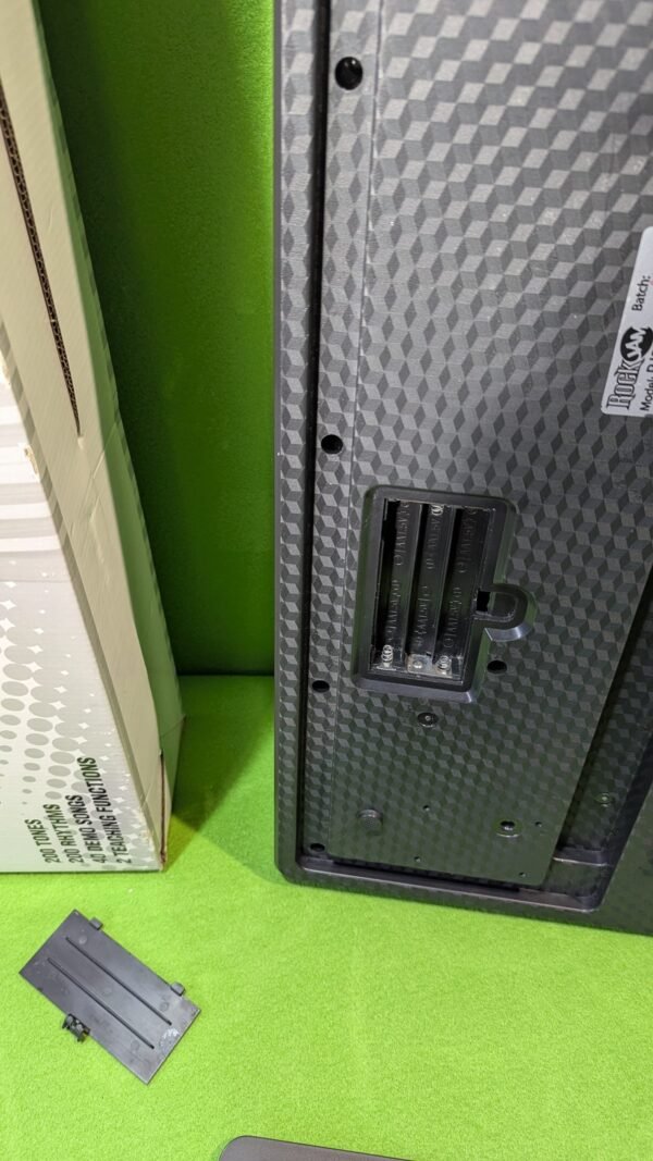 PXL_20250406_175110235.MP_-scaled-1.jpg RockJam Teclado compacto de 61 teclas