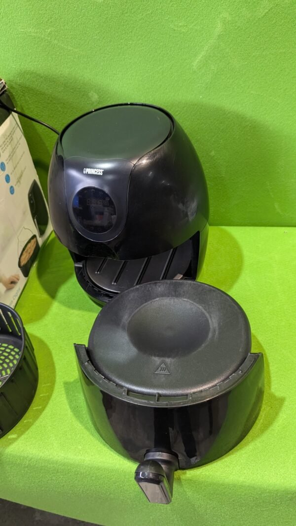 PXL_20250416_095925295-scaled-1.jpg Princess Family Aerofryer XXL 5.2 litros