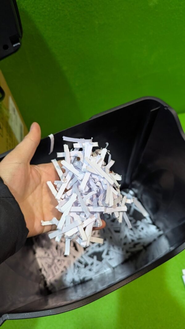 Amazon Basics Destructora de papel y tarjetas con Defecto