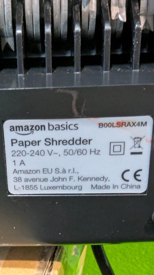 Amazon Basics Destructora de papel y tarjetas con Defecto