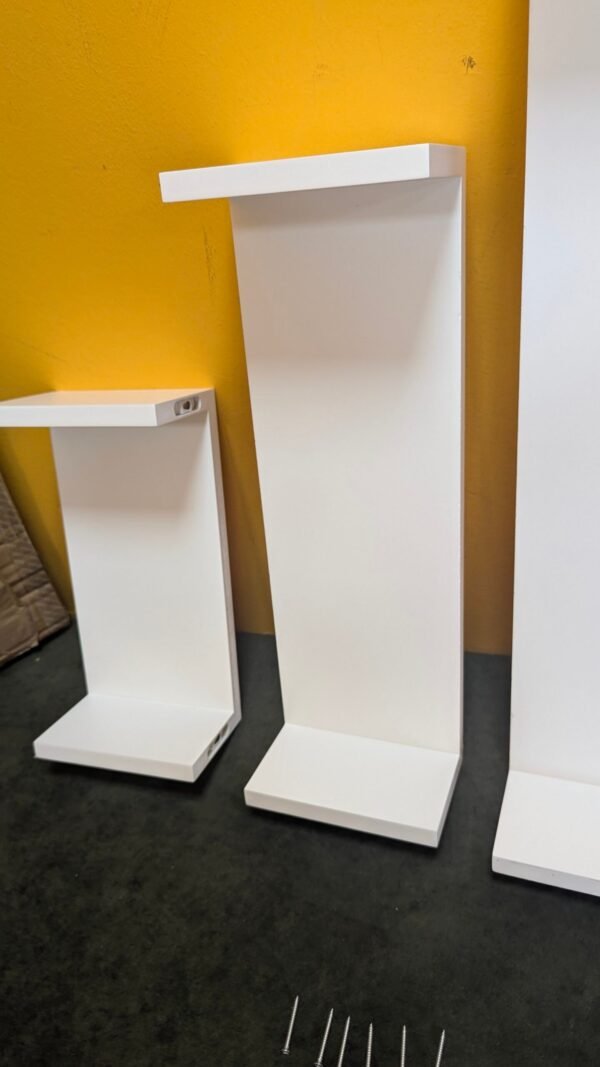 PXL_20250515_102703441.MP_-scaled-1.jpg Relaxdays Juego de Baldas Flotantes Modernas con Defecto