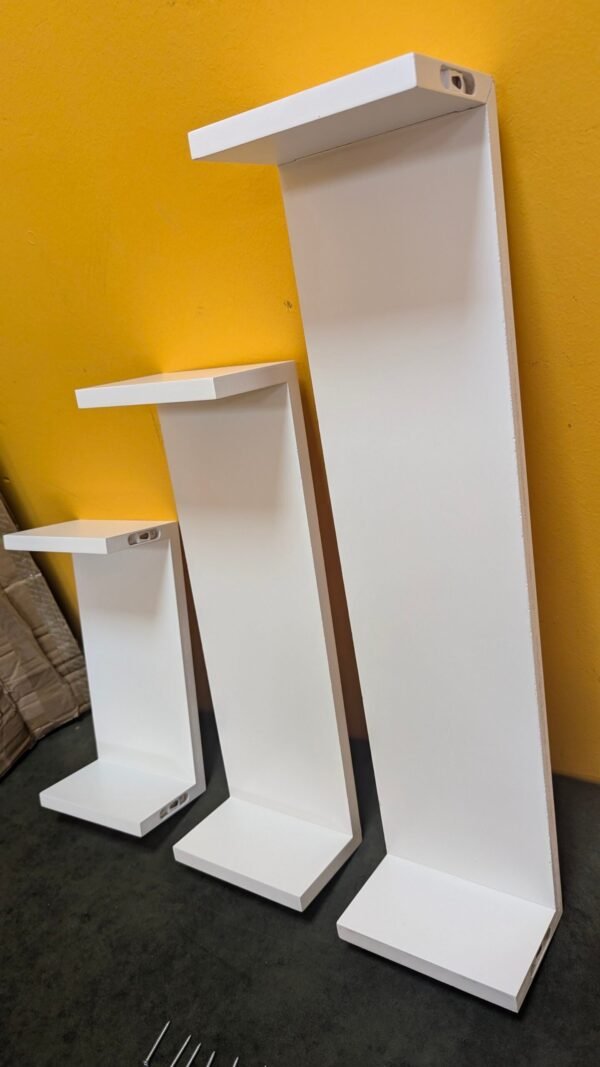 PXL_20250515_102707124.MP_-scaled-1.jpg Relaxdays Juego de Baldas Flotantes Modernas con Defecto