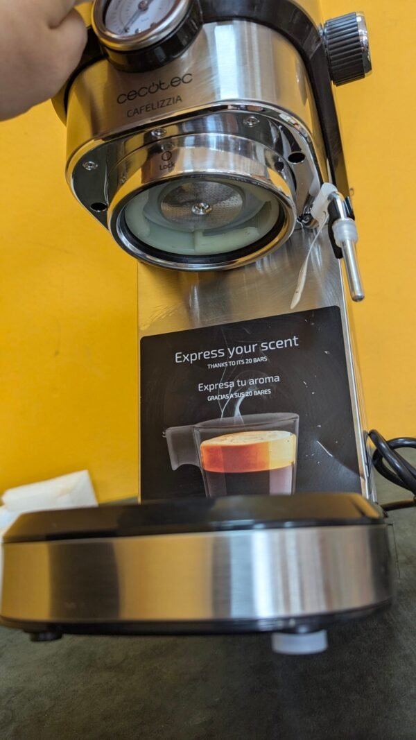 PXL_20250520_094103465-scaled-1.jpg Cecotec Cafetera para Espressos y Cappuccino Cafelizzia 790 Steel Pro con tara