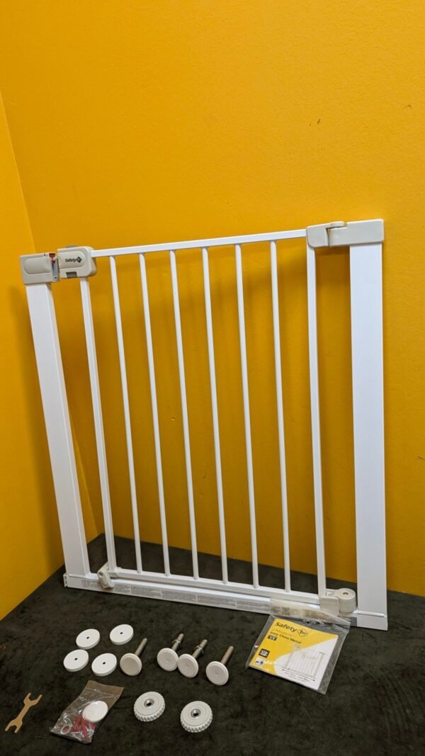 PXL_20250617_173352829-scaled-1.jpg Safety 1st Auto Close, Barrera Seguridad Niños