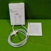 Cable Lightning a USB y manual en caja