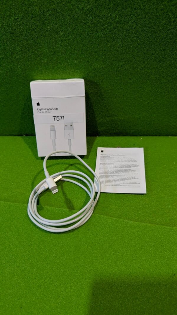Cable Lightning a USB y manual en caja
