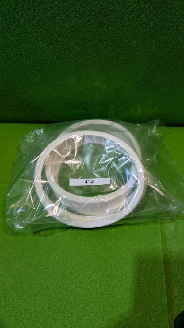 Anillos de plástico blanco empaquetados, código 414I.