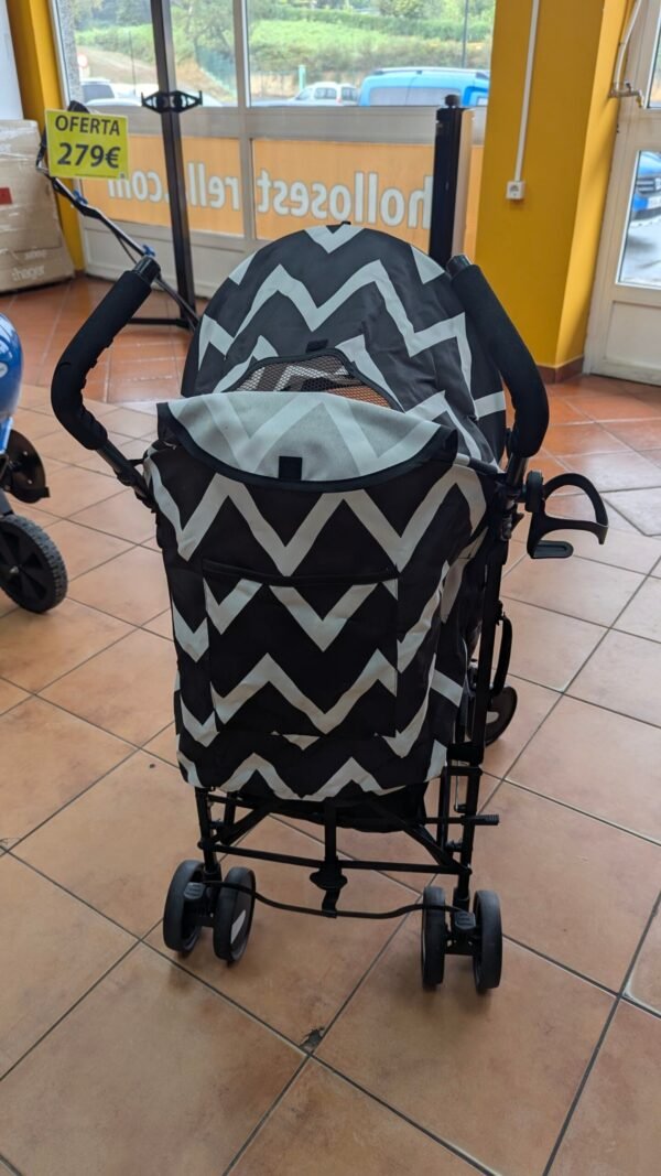 Carrito plegable negro con diseño zigzag en oferta.
