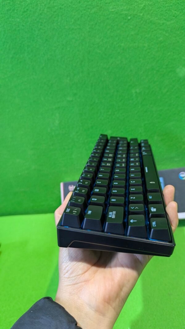 PXL_20250928_113658098.MP_-scaled-1.jpg Teclado Gaming mecánico RGB, Bluetooth 5.0 y USB