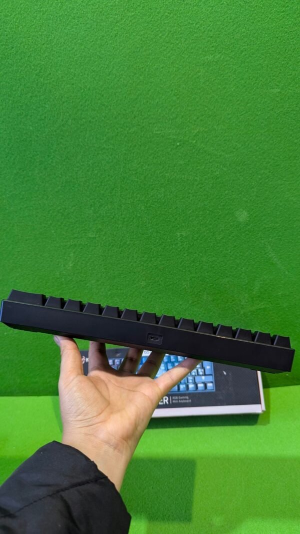 PXL_20250928_113704908.MP_-scaled-1.jpg Teclado Gaming mecánico RGB, Bluetooth 5.0 y USB