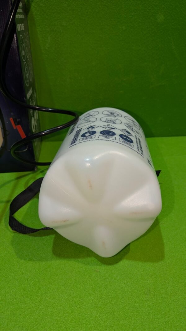 PXL_20251004_175446810-scaled-1.jpg Pulverizador a presión con bomba de 5 litros