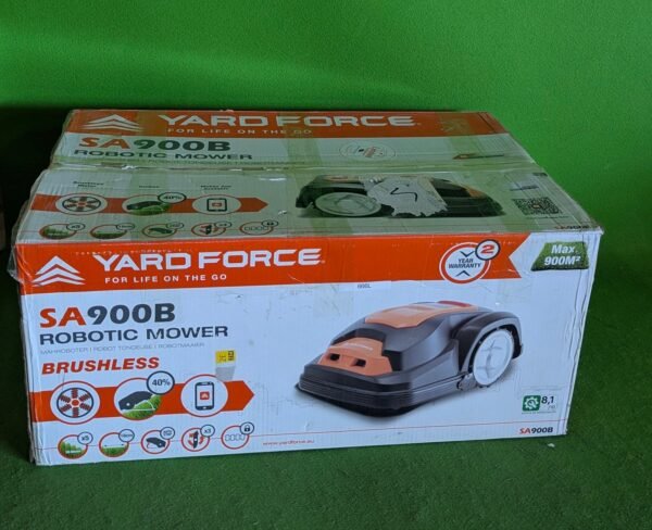 PXL_20251012_113632794.MP_.jpg Robot redondo Yard Force SA900B/SA 900B 900M2