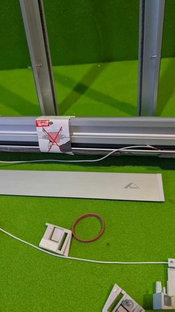 Estor enrollable Roto ZRV M 065/118 R6R8 AV06