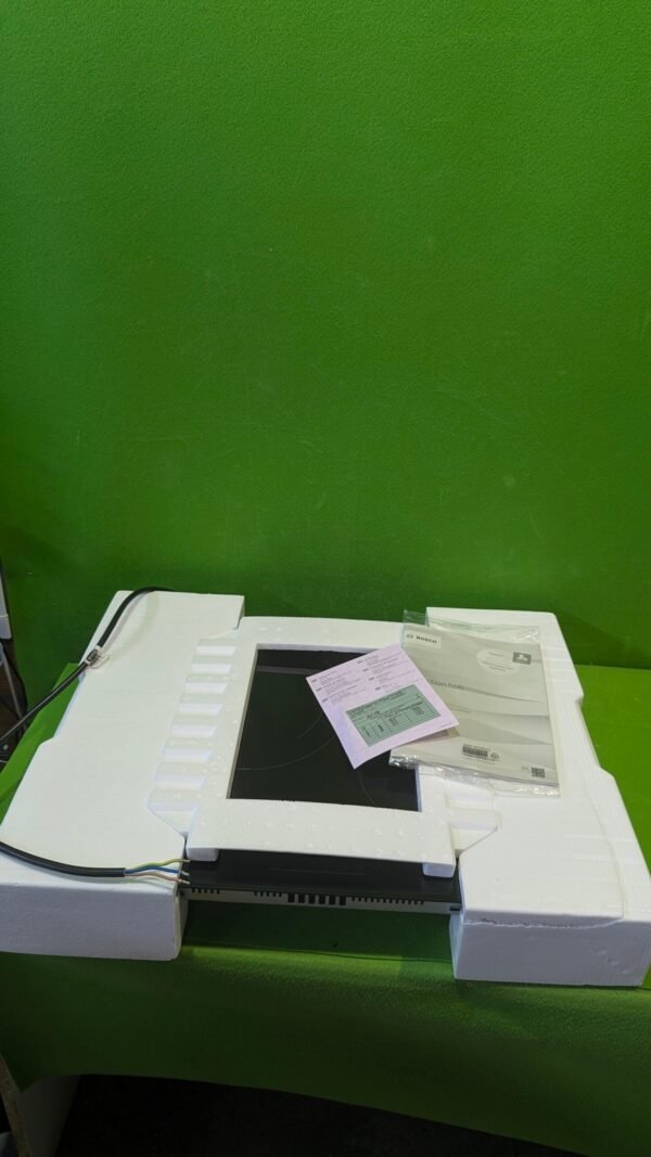 Bosch PUJ611BB5E, Serie 4, Placa de inducción, 3 fuegos, 60 cm, Negro, Sin marco