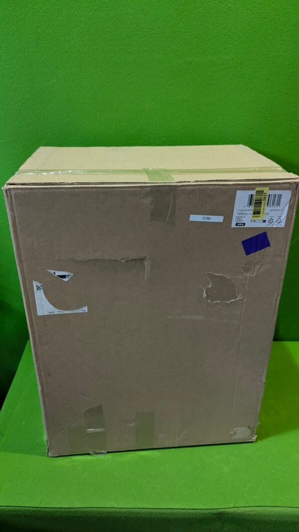 Caja de cartón sobre fondo verde