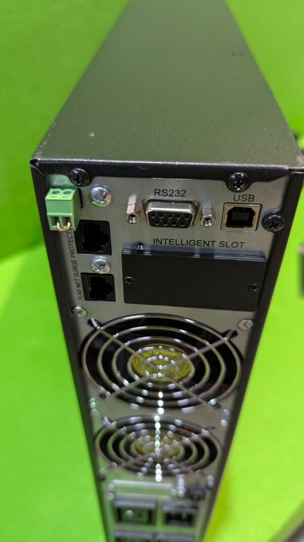 Fuente de alimentación UPS YDC9103S-RT montada en bastidor 3KVA/2700W