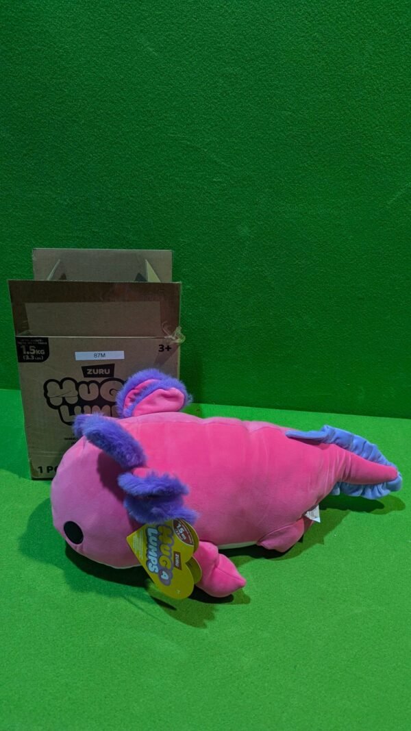 Peluches Hug Lunds Zuru sobre fondo verde