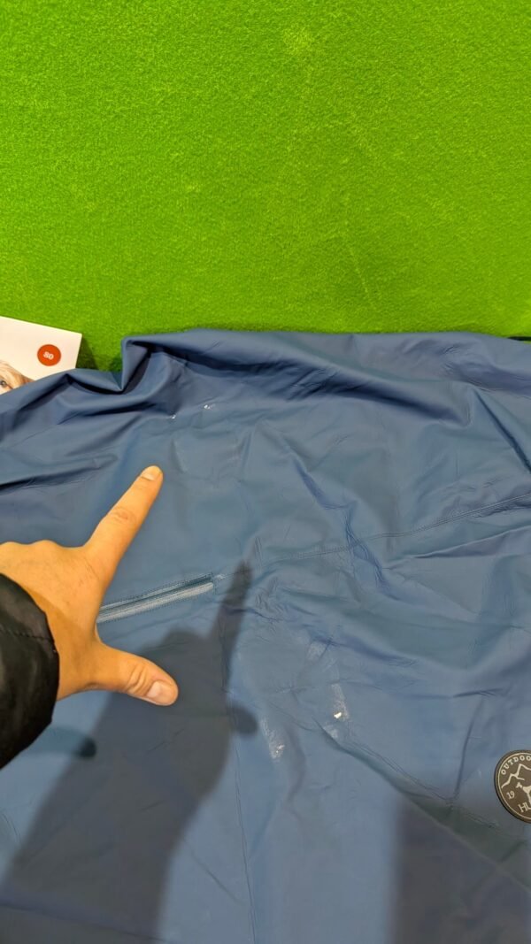 PXL_20251116_135711484.NIGHT_-scaled-1.jpg HUNTER Chubasquero Milford para Perro 80 con Defecto