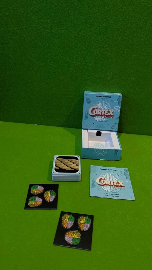 PXL_20251118_112303531-scaled-1.jpg Zygomatic | Cortex Challenge | ¡Desfia a tu Cerebro con Este Divertivo Juego de Cartas