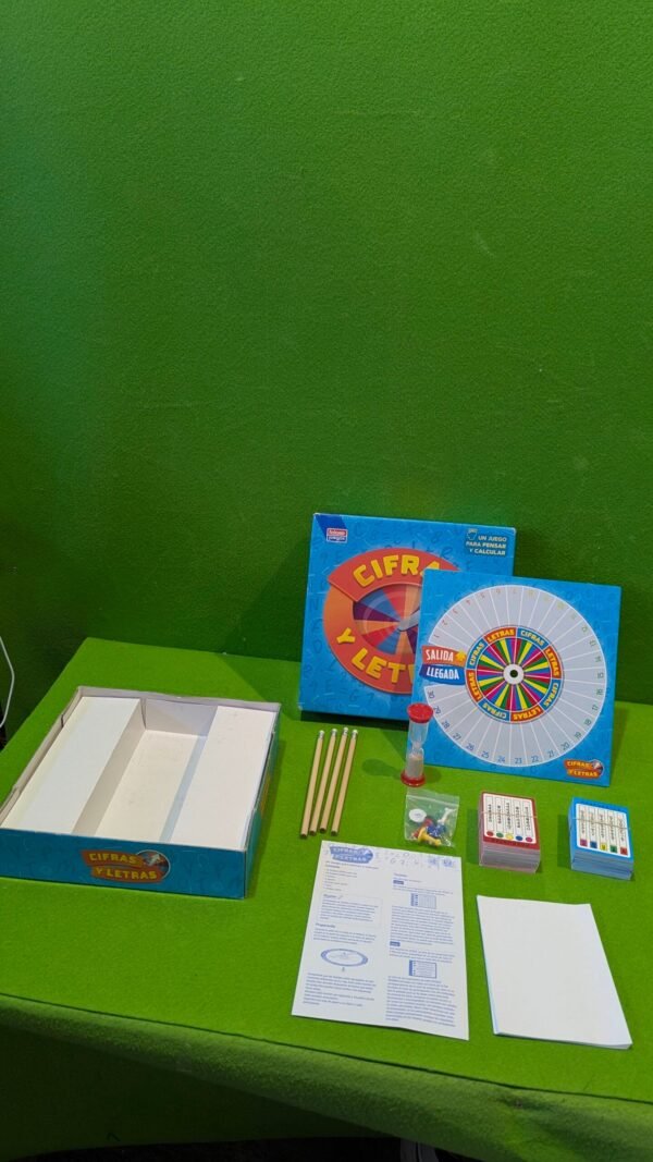 PXL_20251118_120017302.MP_-scaled-1.jpg Falomir Juego de Mesa Cifras y Letras para Pensar y Calcular