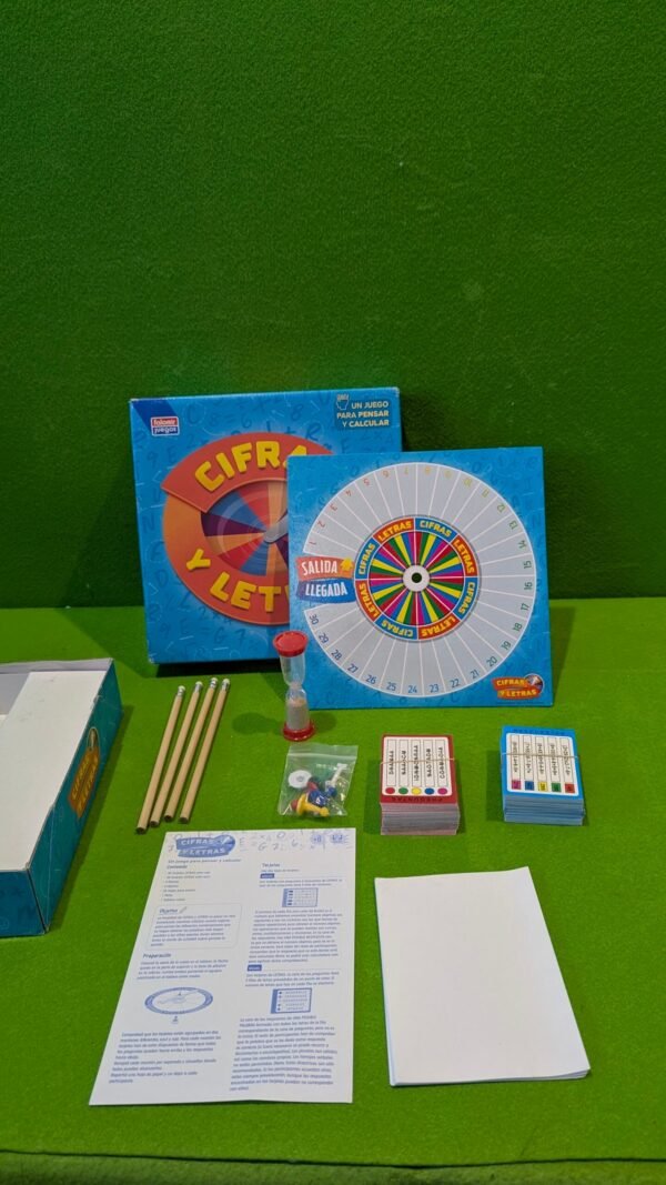 PXL_20251118_120020272.MP_-scaled-1.jpg Falomir Juego de Mesa Cifras y Letras para Pensar y Calcular