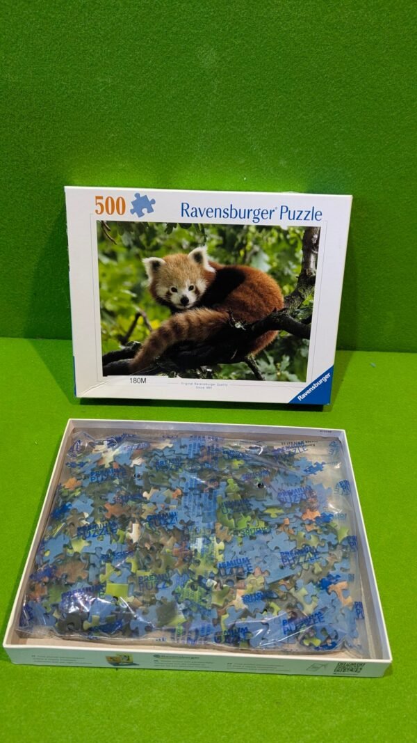 Puzzle de panda rojo Ravensburger de 500 piezas.