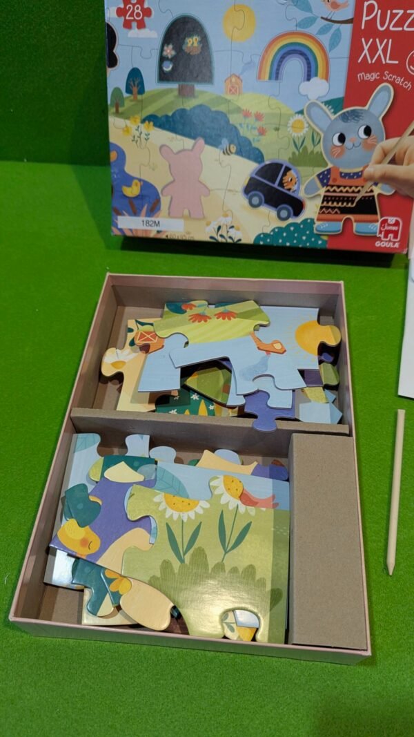 PXL_20251120_111143618-scaled-1.jpg Puzle infantil XXL con piezas coloridas.