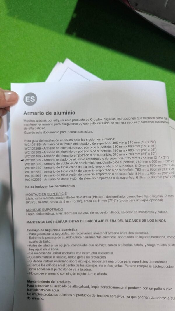 Instrucciones de montaje para armario de aluminio.