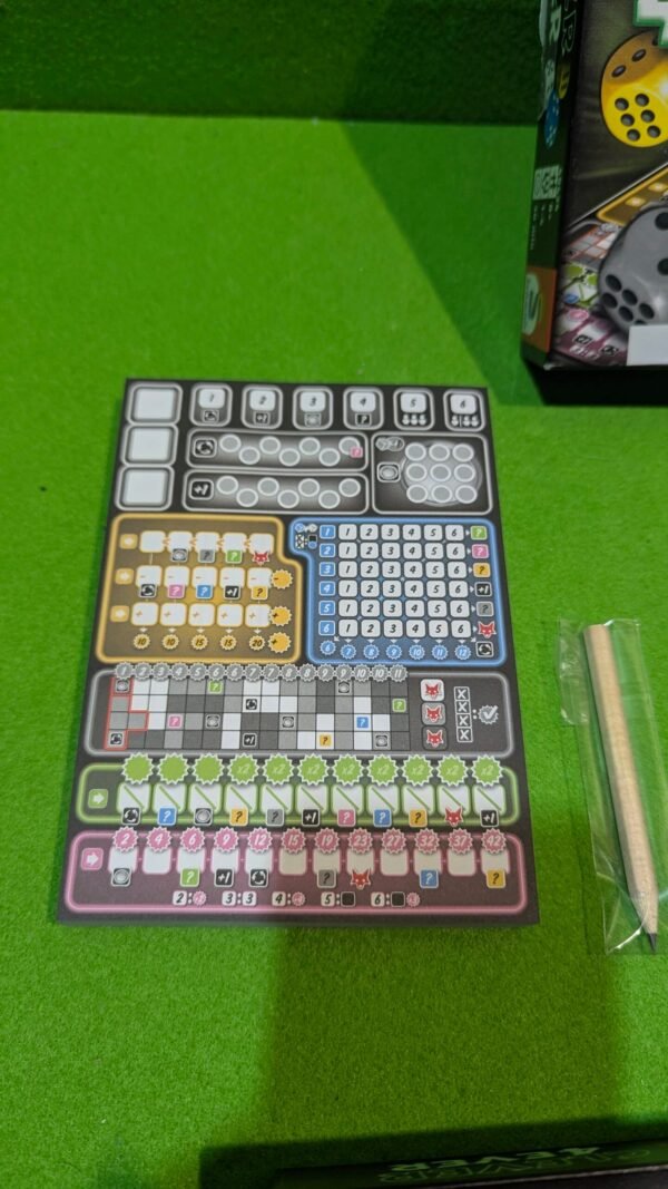 Schmidt Spiele 49424 Clever 4-Ever, Serie pequeña y Fina, Juego de Dados