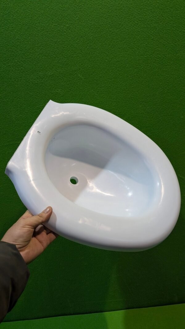 PXL_20260111_163536016-scaled-1.jpg Bidé portátil Acoplable al inodoro Sin tapón De plástico